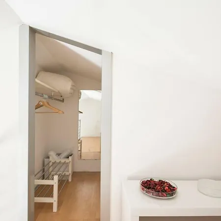 Altido Spacious Apt For 4 In Residential Area With Free Parking *