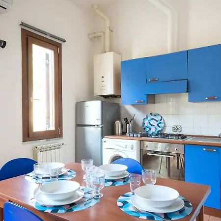 Altido Spacious Apt For 4 In Residential Area With Free Parking
